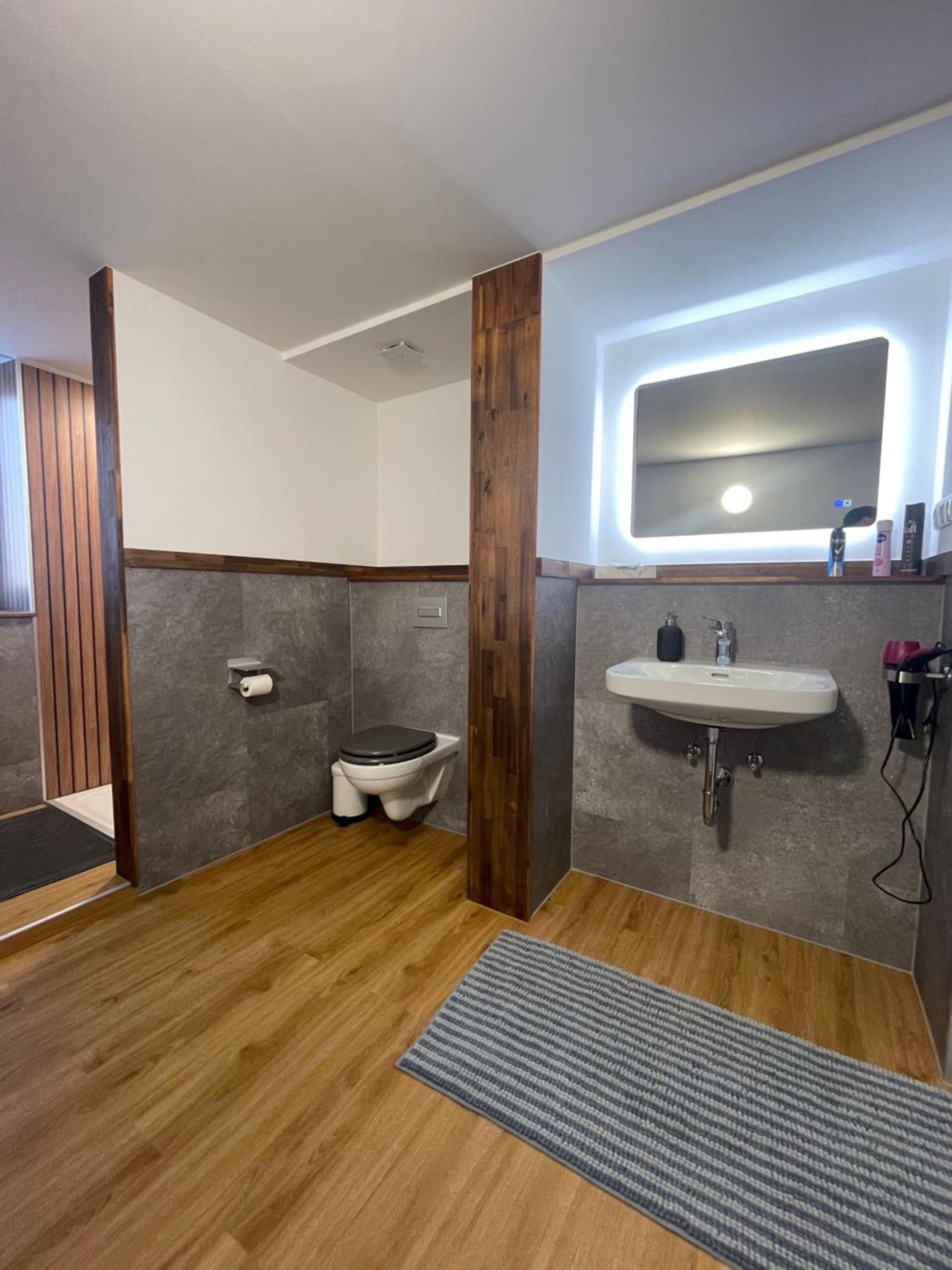 Exklusive Zimmer Mit Geteiltem Bad Und Kueche Kg Stadtilm Extérieur photo