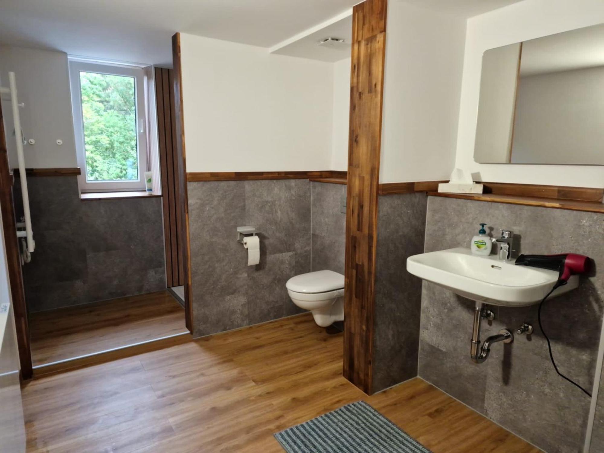 Exklusive Zimmer Mit Geteiltem Bad Und Kueche Kg Stadtilm Extérieur photo