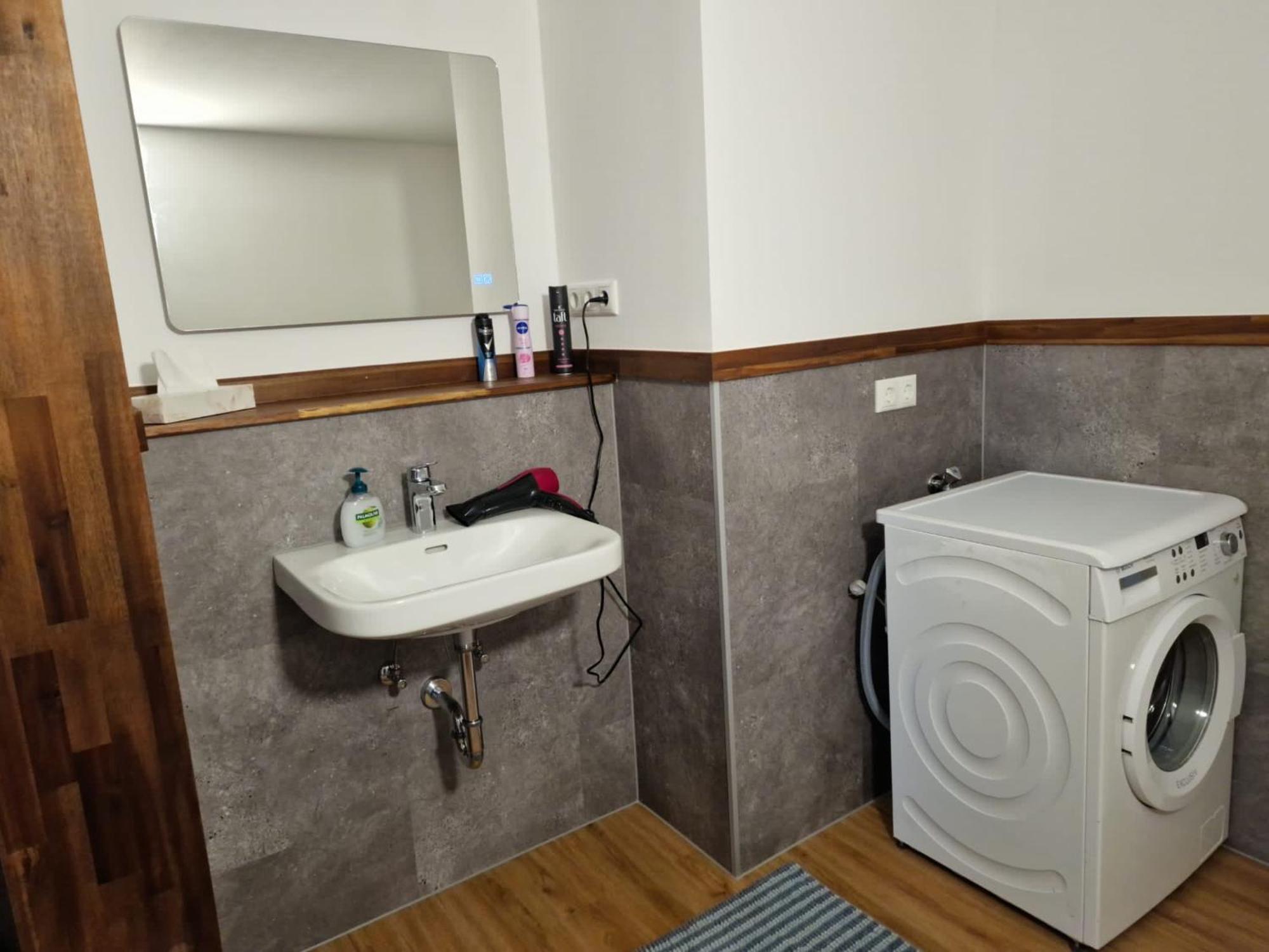 Exklusive Zimmer Mit Geteiltem Bad Und Kueche Kg Stadtilm Extérieur photo